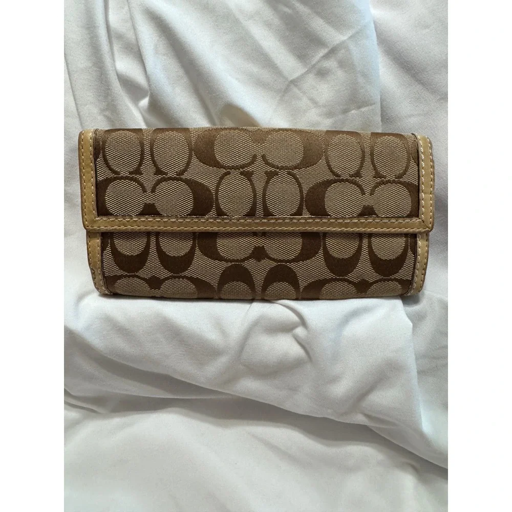 Coach Signature C Jacquard Turnlock Trifold Wallet Brown Tan Light Blue Interior